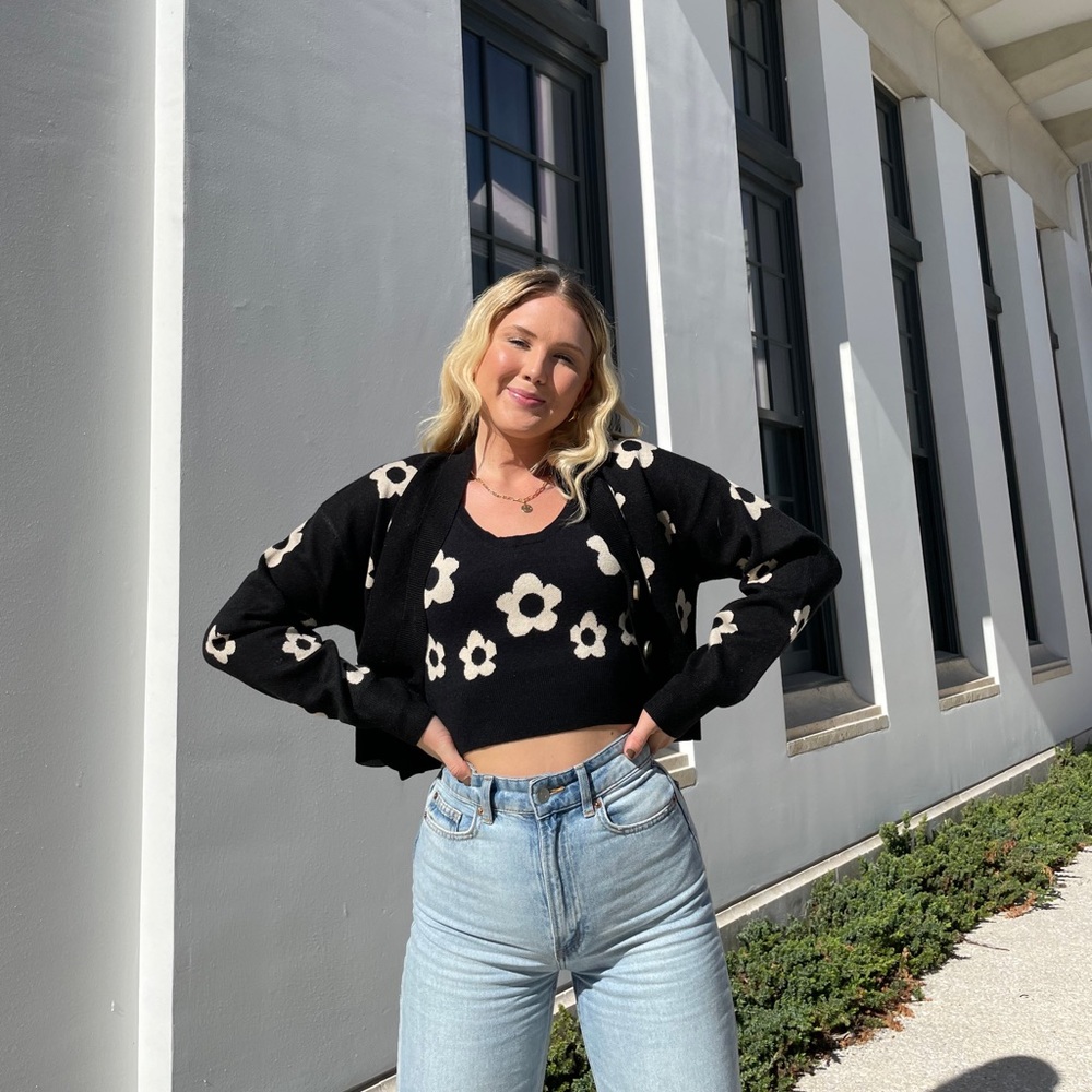 Black daisy sweater set